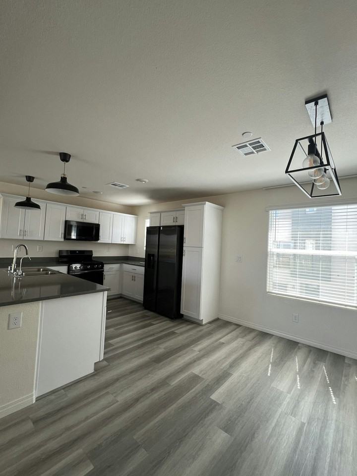 3736 Enchanted Sky Street - Photo 3 of 20