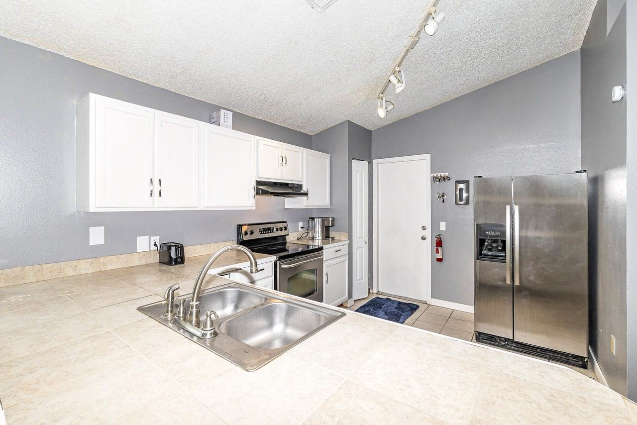 Inkberry Ct - Photo 5 of 15