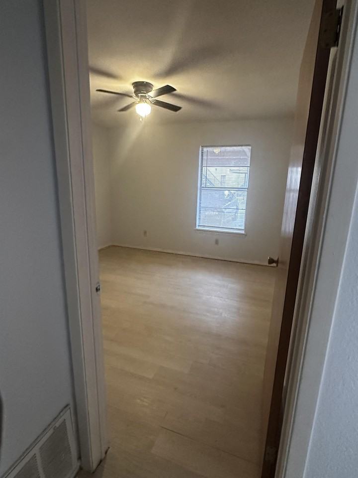 NorthPark Apartments - Photo 2 of 4