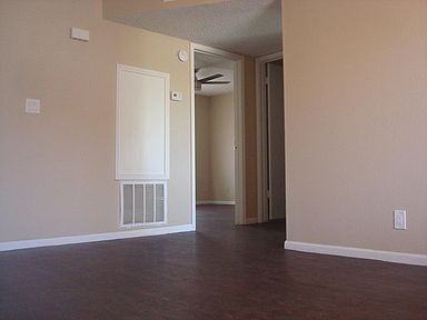 Brickstone on 8th - Photo 2 of 6