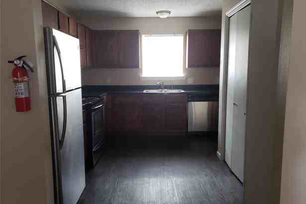 Brickstone on 8th - Photo 3 of 6