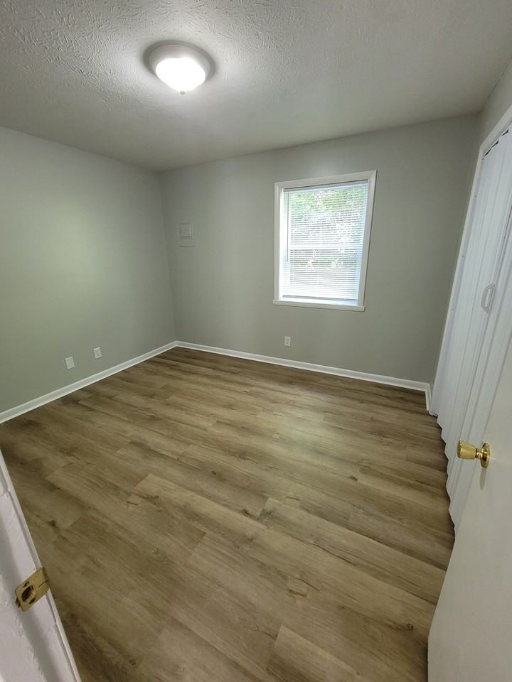 107 Robbins Drive - Photo 2 of 33