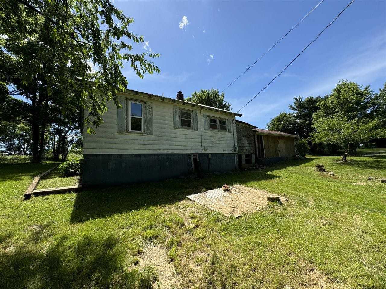 305 Guthrie St - Photo 3 of 12