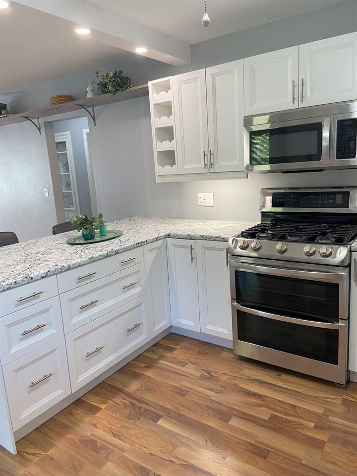 150 Deer St - Photo 3 of 31