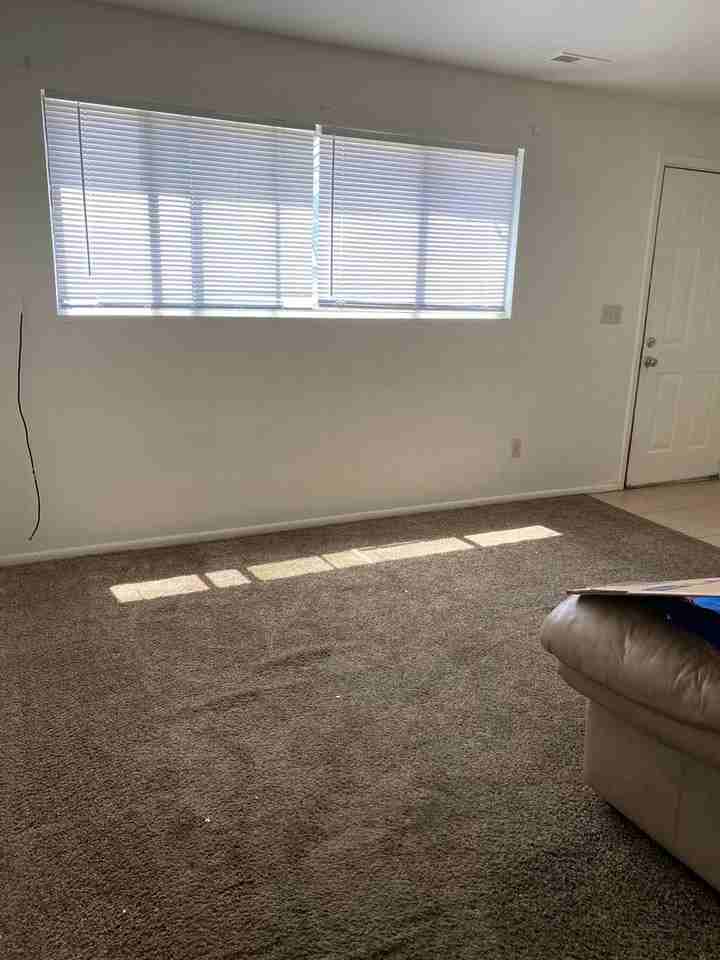 439 S 200 E - Photo 4 of 6