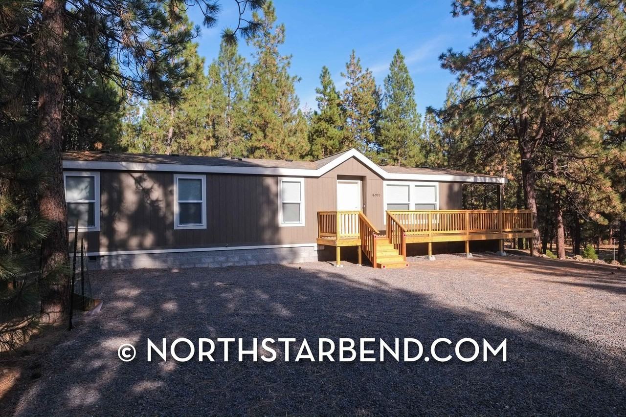 18970 Obsidian Rd - Photo 2 of 17