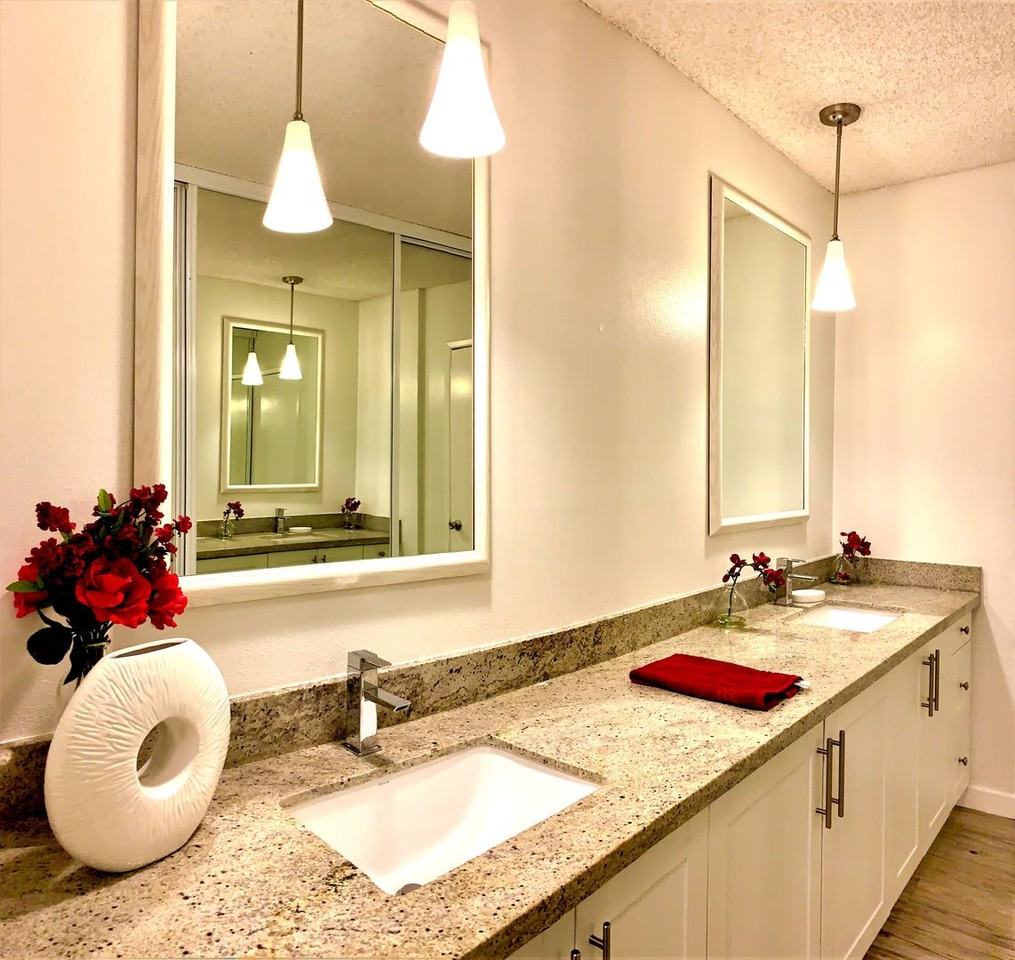 6507-6510 Vista Catalina Apts LLC - Photo 2 of 12