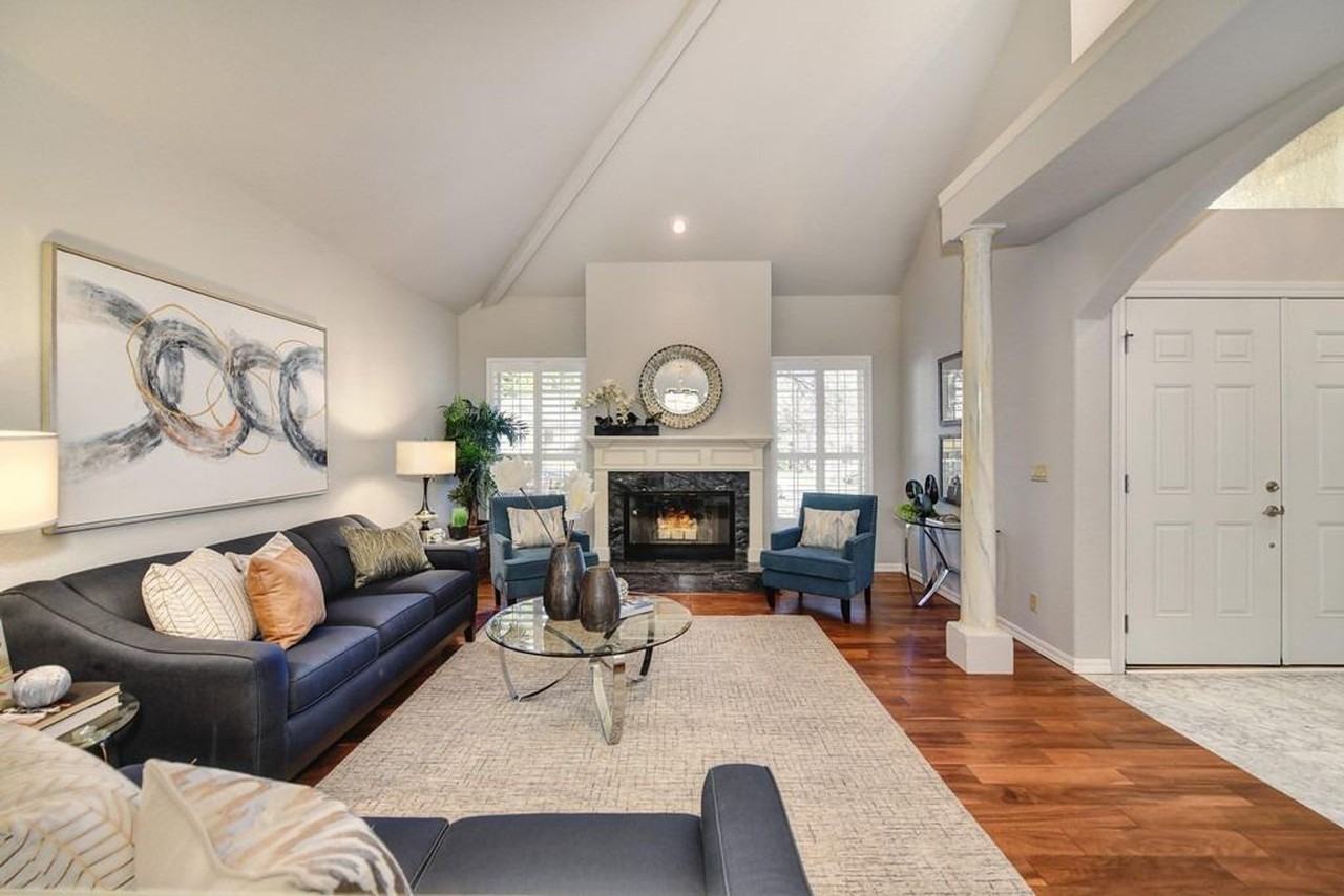 4650 Dorchester Ln - Photo 4 of 41
