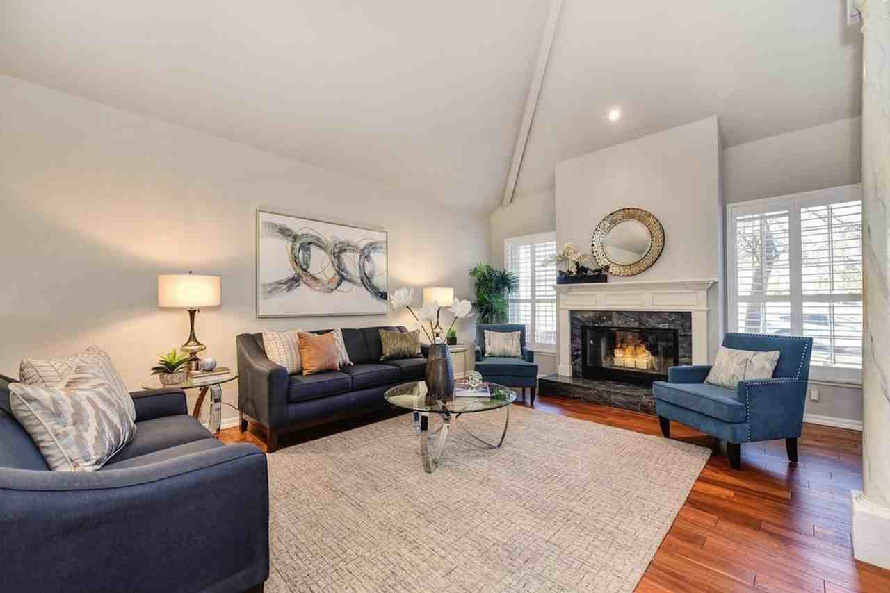 4650 Dorchester Ln - Photo 7 of 41