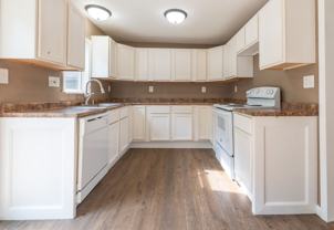 1330 N Clifton Ave - Photo 1 of 1