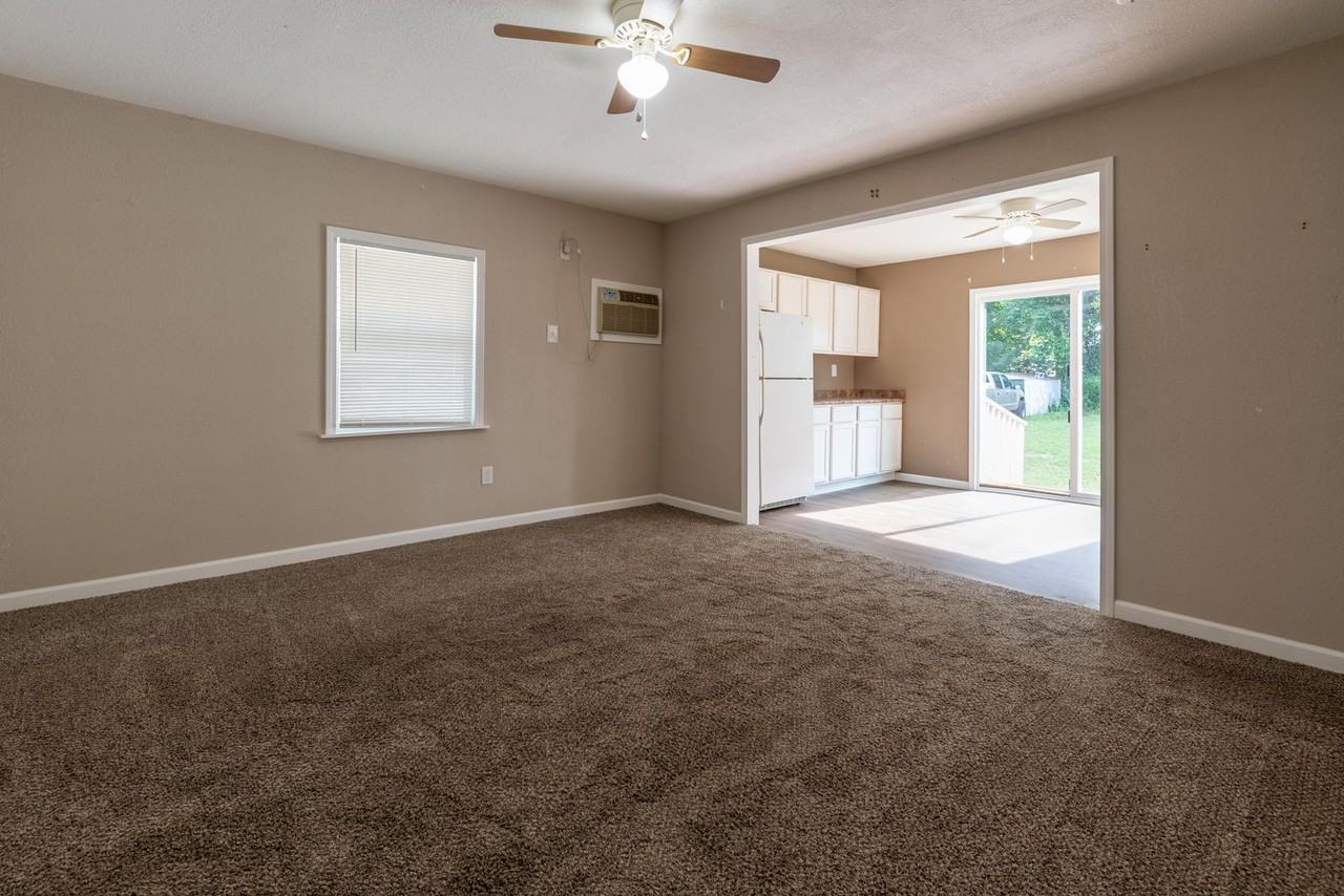 1330 N Clifton Ave - Photo 4 of 20