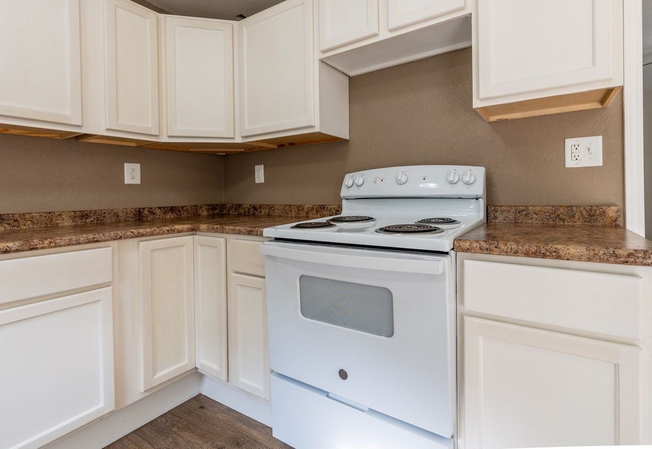 1330 N Clifton Ave - Photo 7 of 20