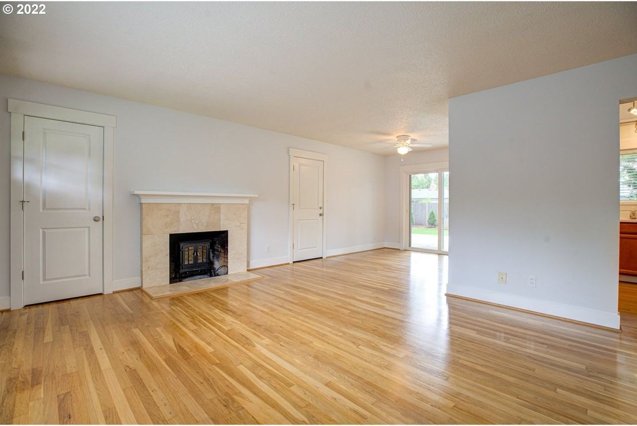 12635 Sw Butner Rd - Photo 7 of 36