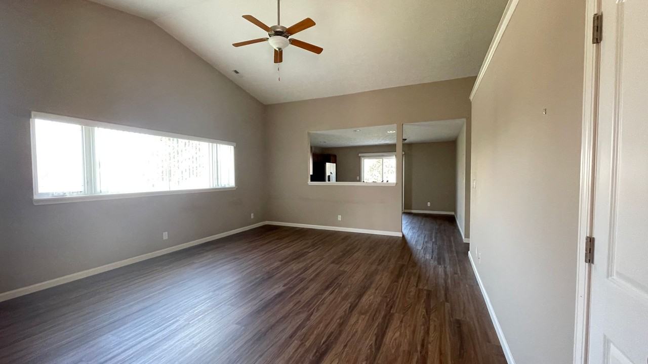 2927 Biscayne Ct - Photo 2 of 17
