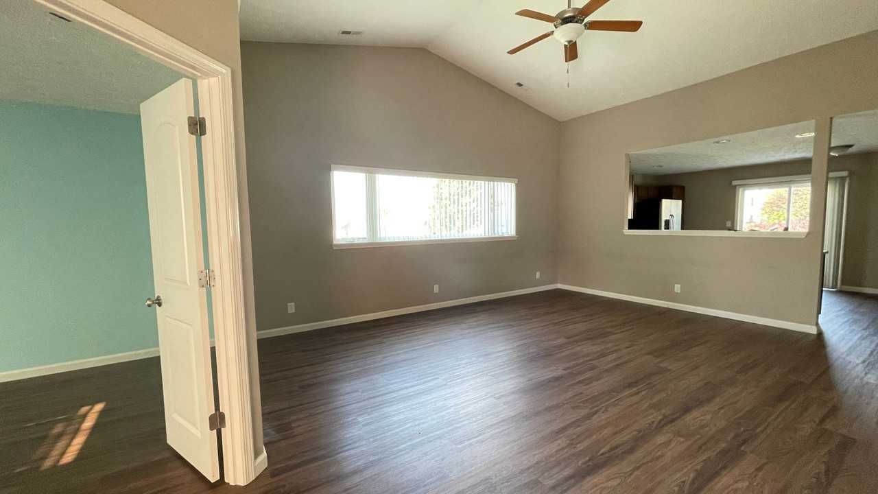 2927 Biscayne Ct - Photo 3 of 17