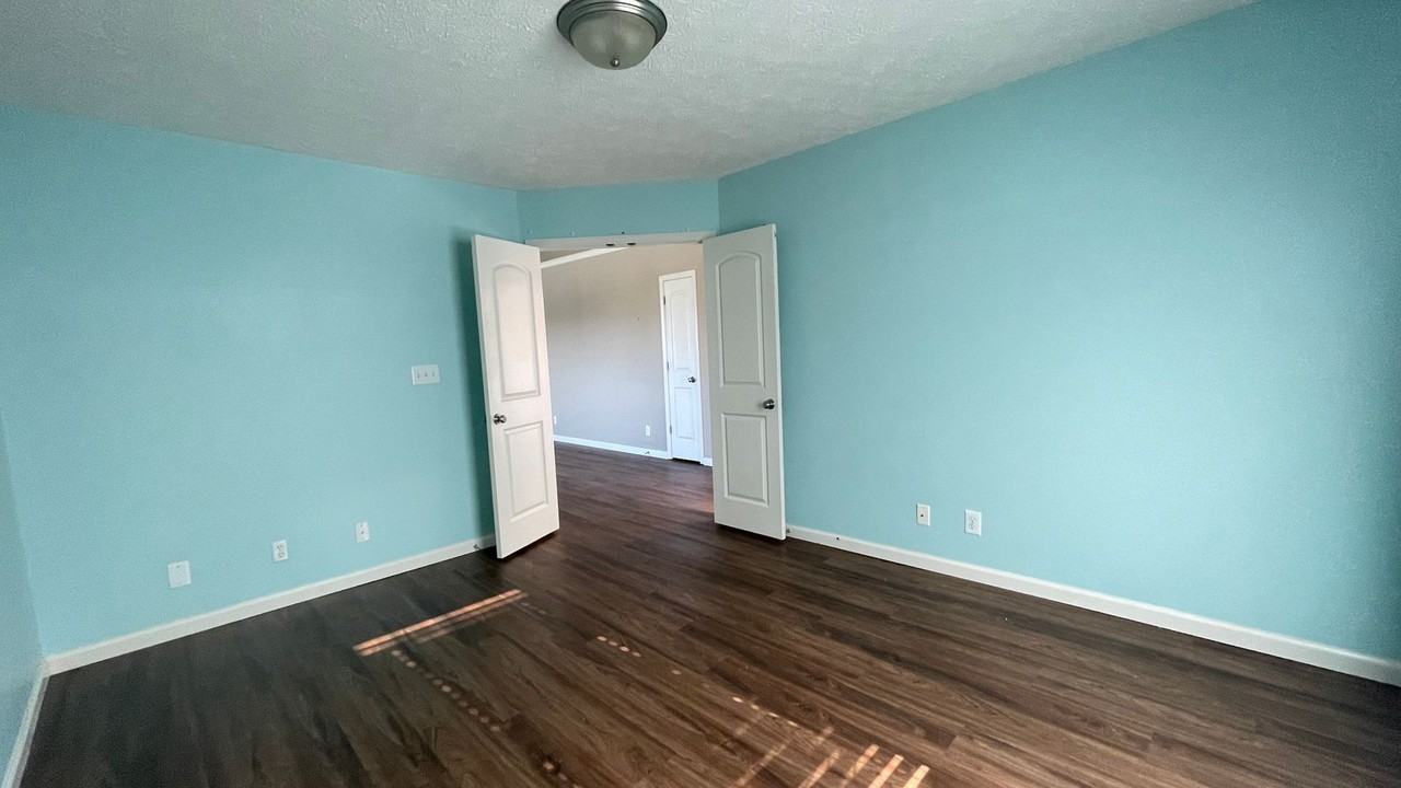 2927 Biscayne Ct - Photo 4 of 17