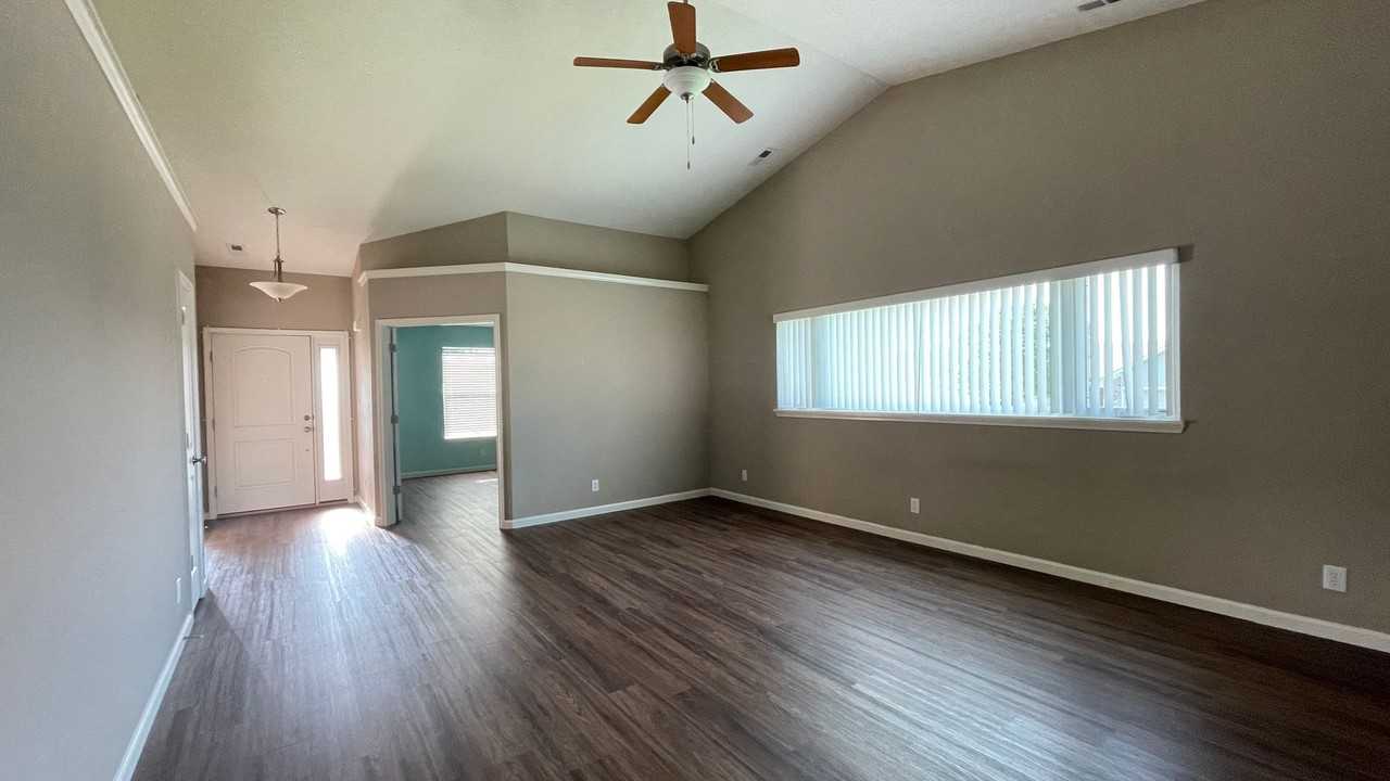 2927 Biscayne Ct - Photo 5 of 17