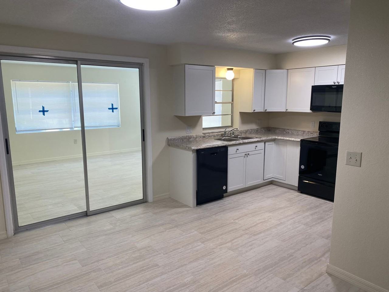 2385 Poinsettia Dr - Photo 2 of 16