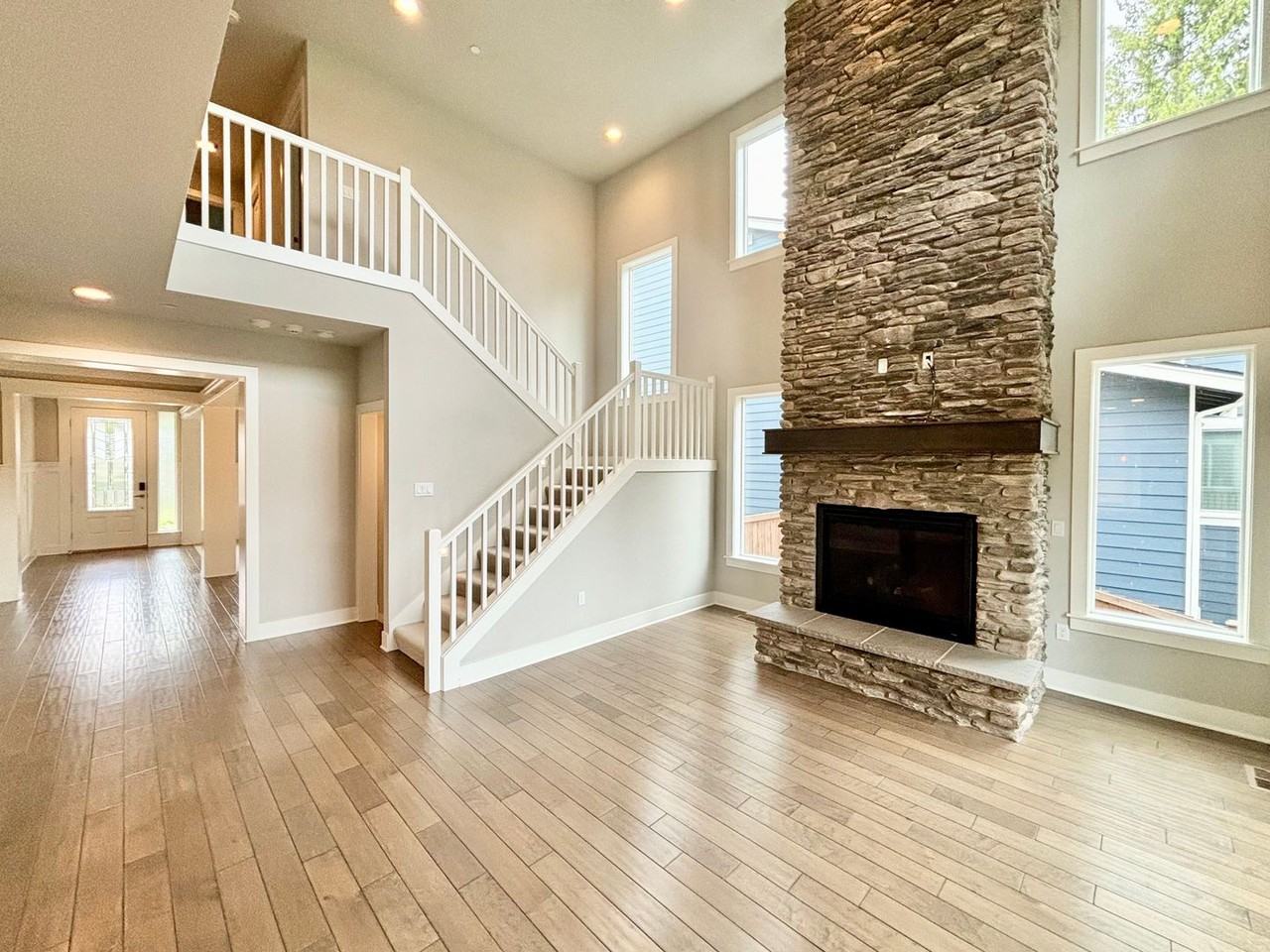 8157 Se 24th St - Photo 4 of 35