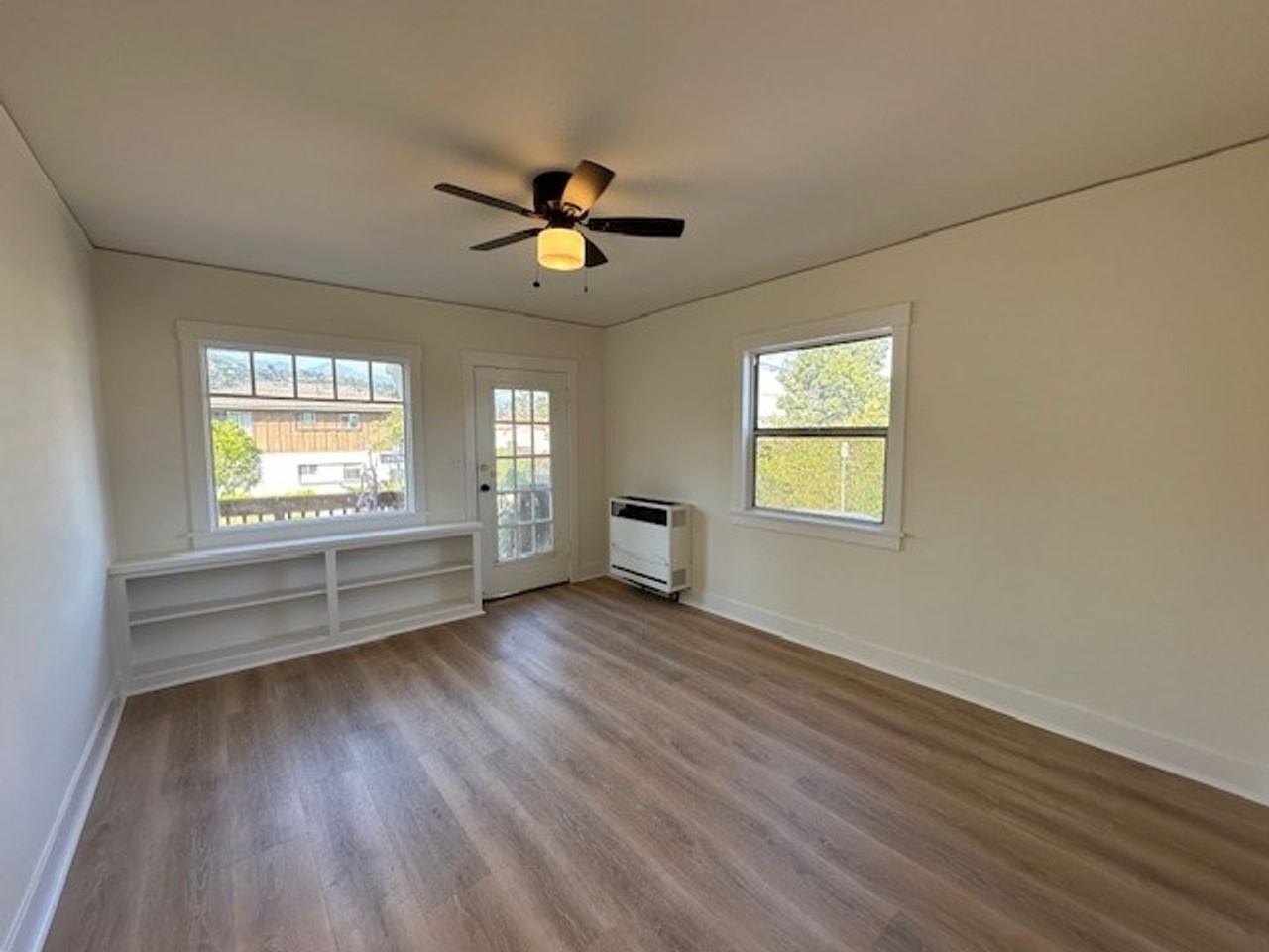 1321 Laguna St - Photo 2 of 11