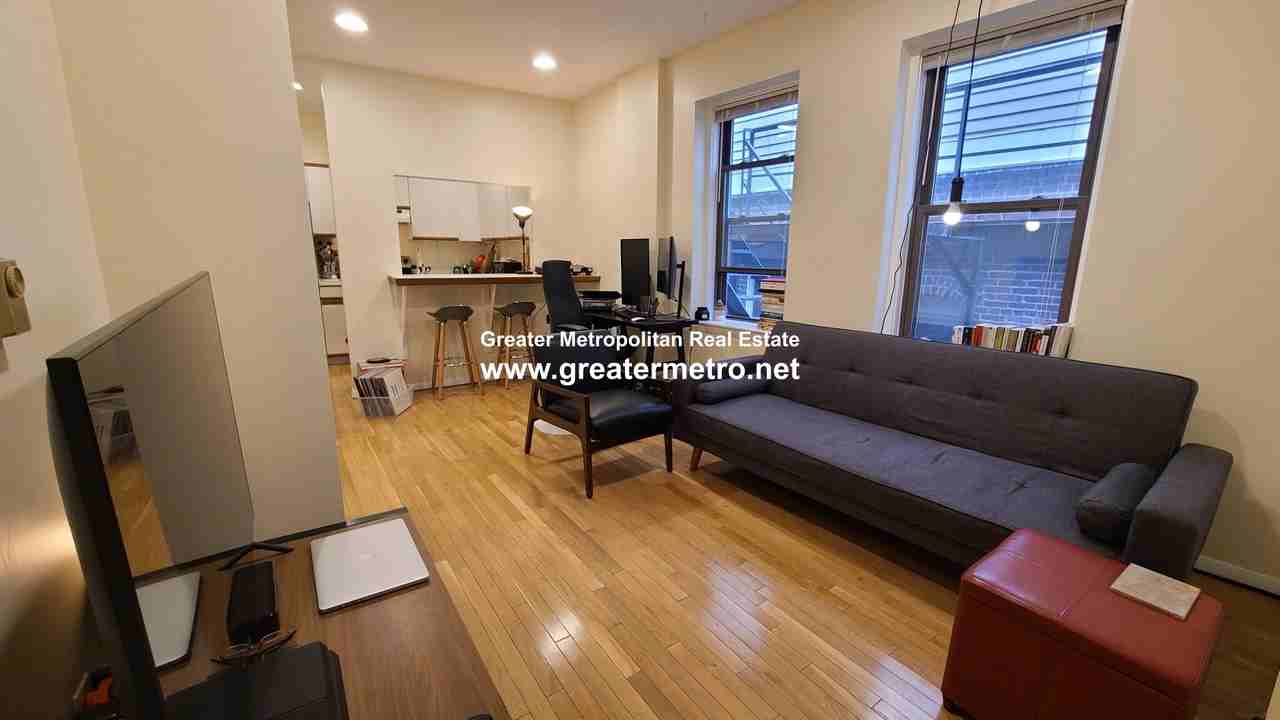 16 Foster St #8