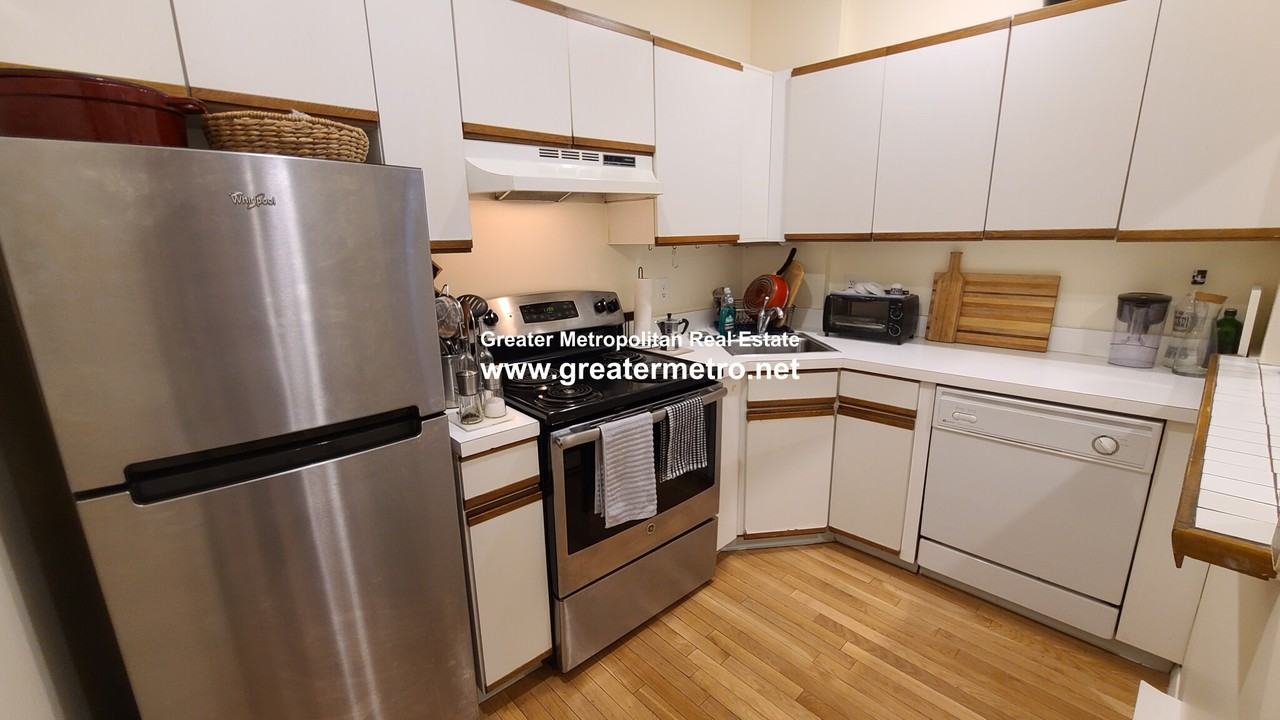 16 Foster St #8 - Photo 4 of 16