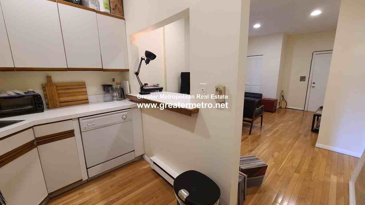 16 Foster St #8 - Photo 5 of 16