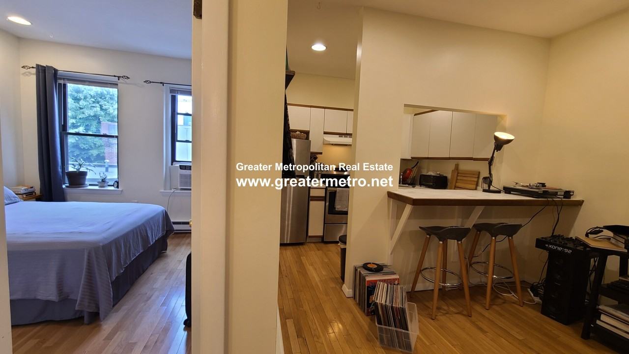 16 Foster St #8 - Photo 6 of 16