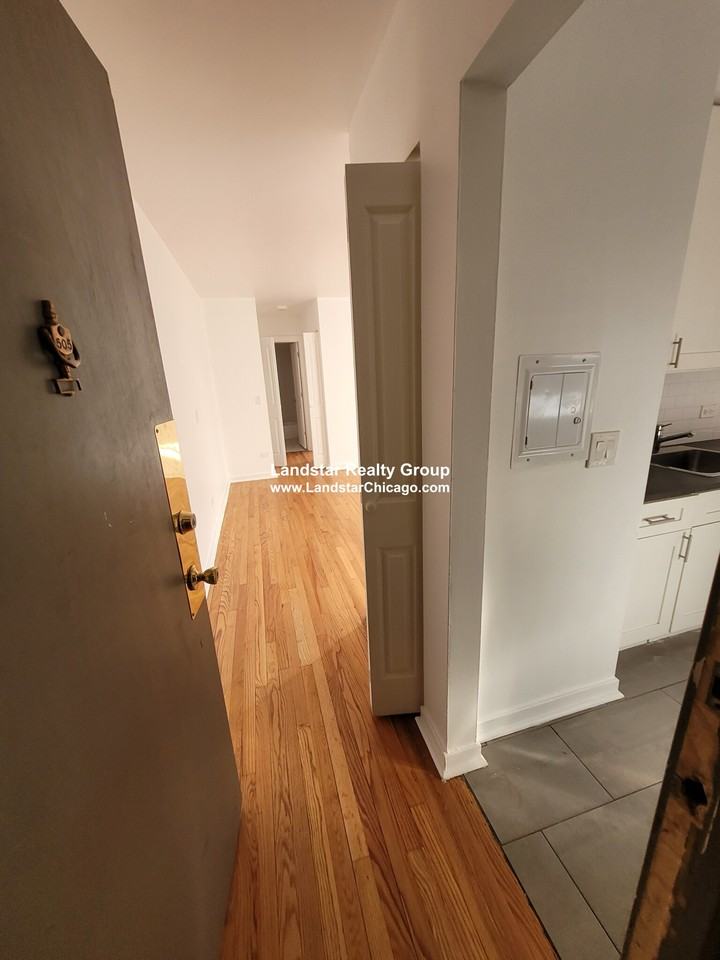 6972 N Sheridan Rd #205