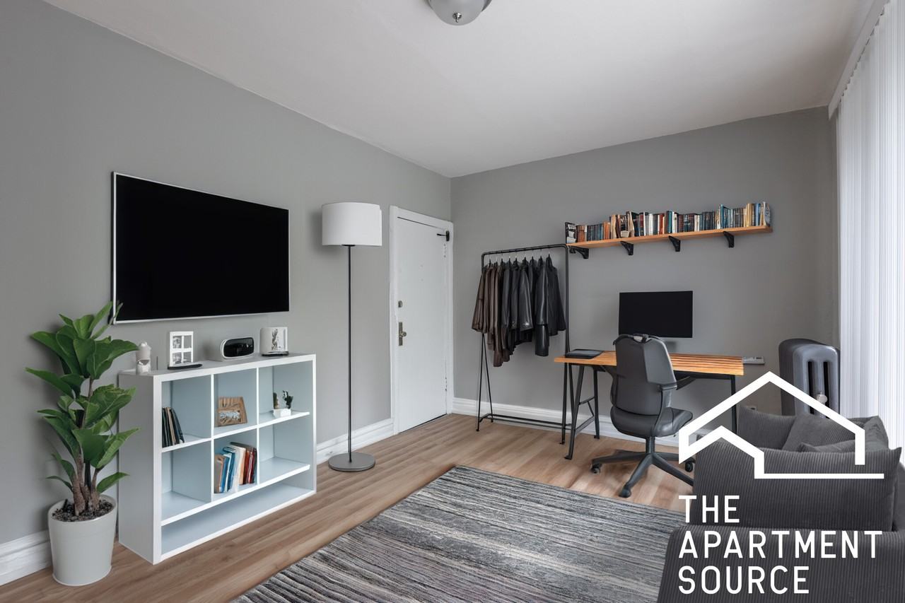 5451 S Cornell Ave #106 - Photo 2 of 25