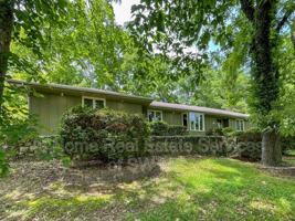 featured image of 4410 E Valley Rd