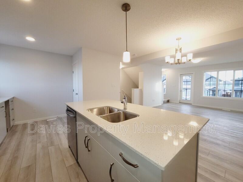 1083 Cy Becker Rd Nw - Photo 6 of 17