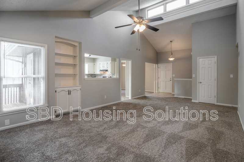 16317 E 28th St S - Photo 4 of 13