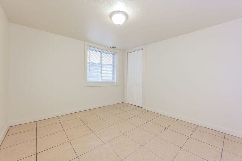 2513 S Broadway #B - Photo 2 of 14