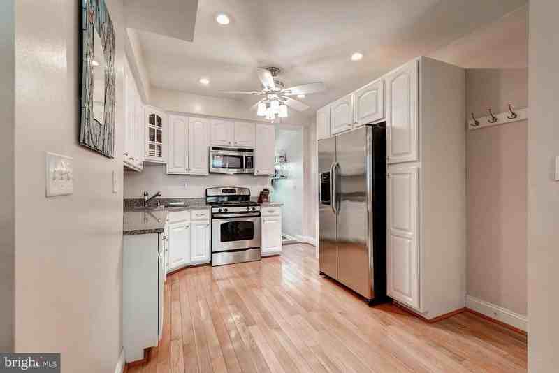 107 N Glover St - Photo 4 of 13