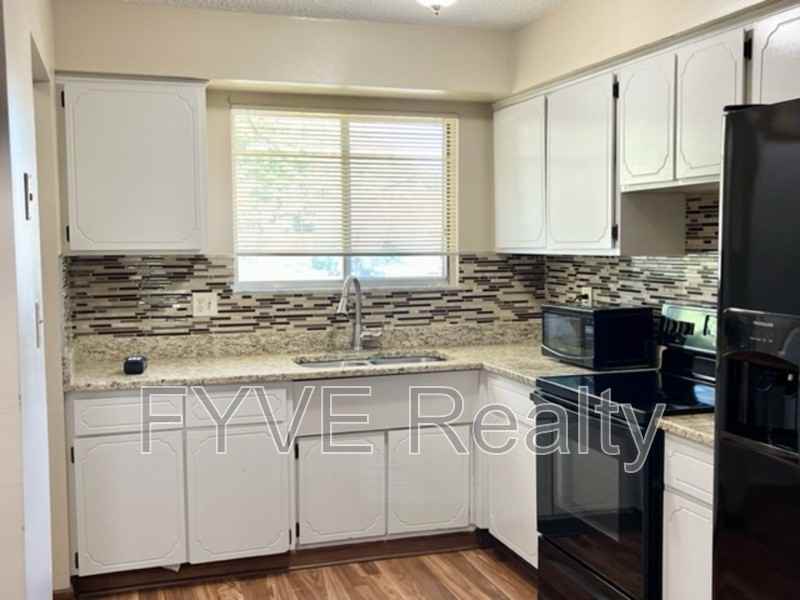 2615 Bretton Woods Dr - Photo 2 of 43