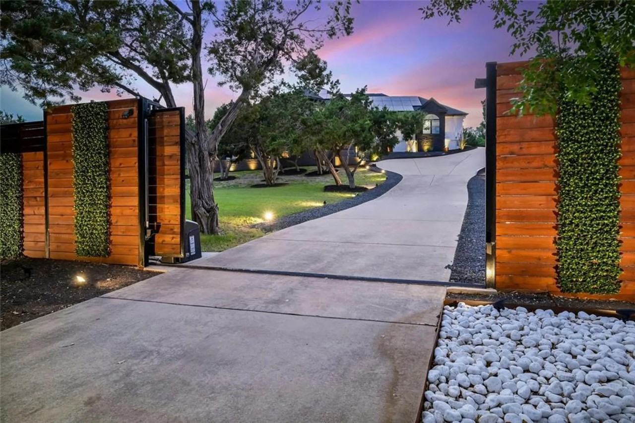 16408 Sherman St - Photo 3 of 41