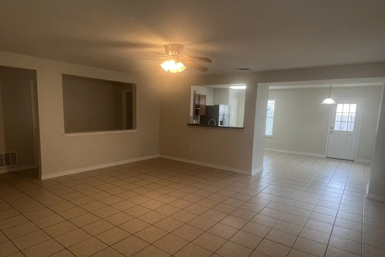 4012 Mantis St - Photo 3 of 16