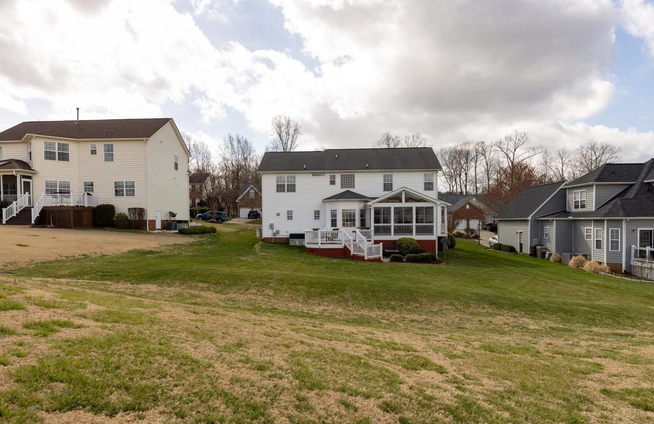 492 Seastone St - Photo 3 of 30