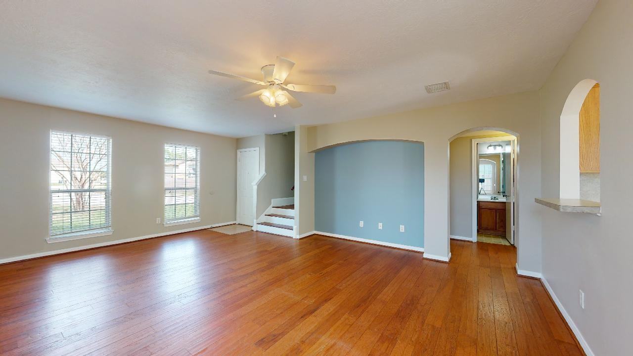 505 Camp Ct - Photo 3 of 32