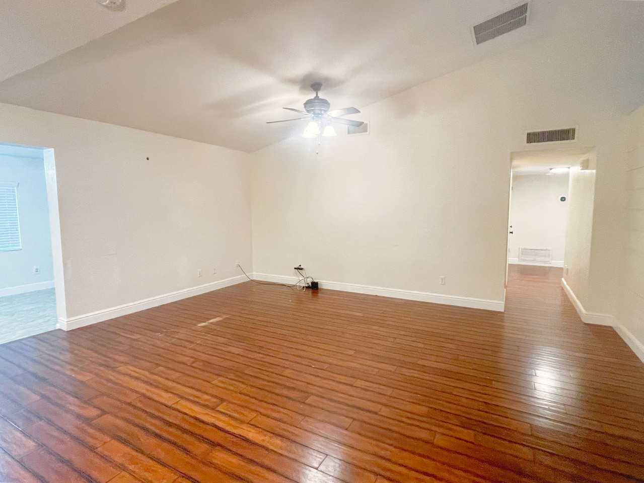 3922 E Des Moines St - Photo 2 of 25