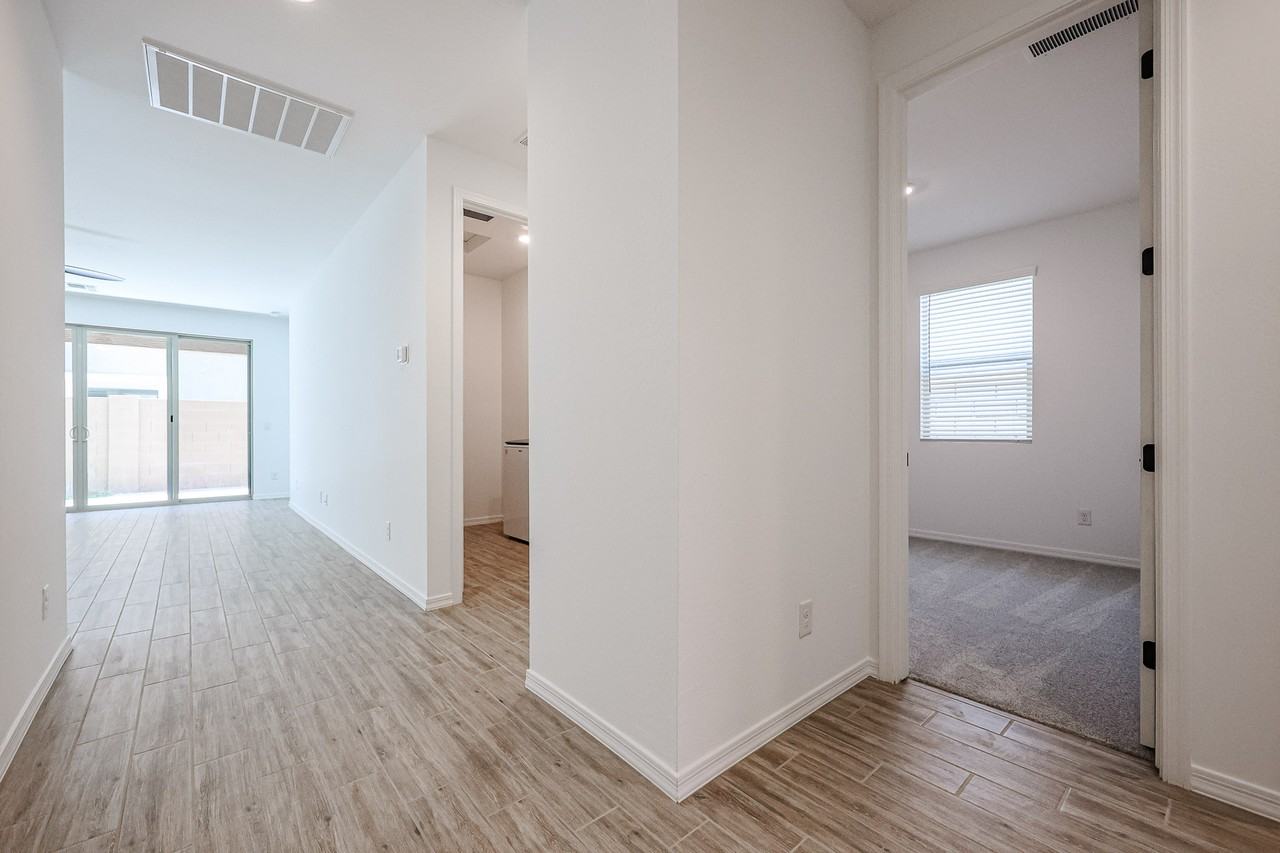 9429 E Spiral Ave - Photo 6 of 37