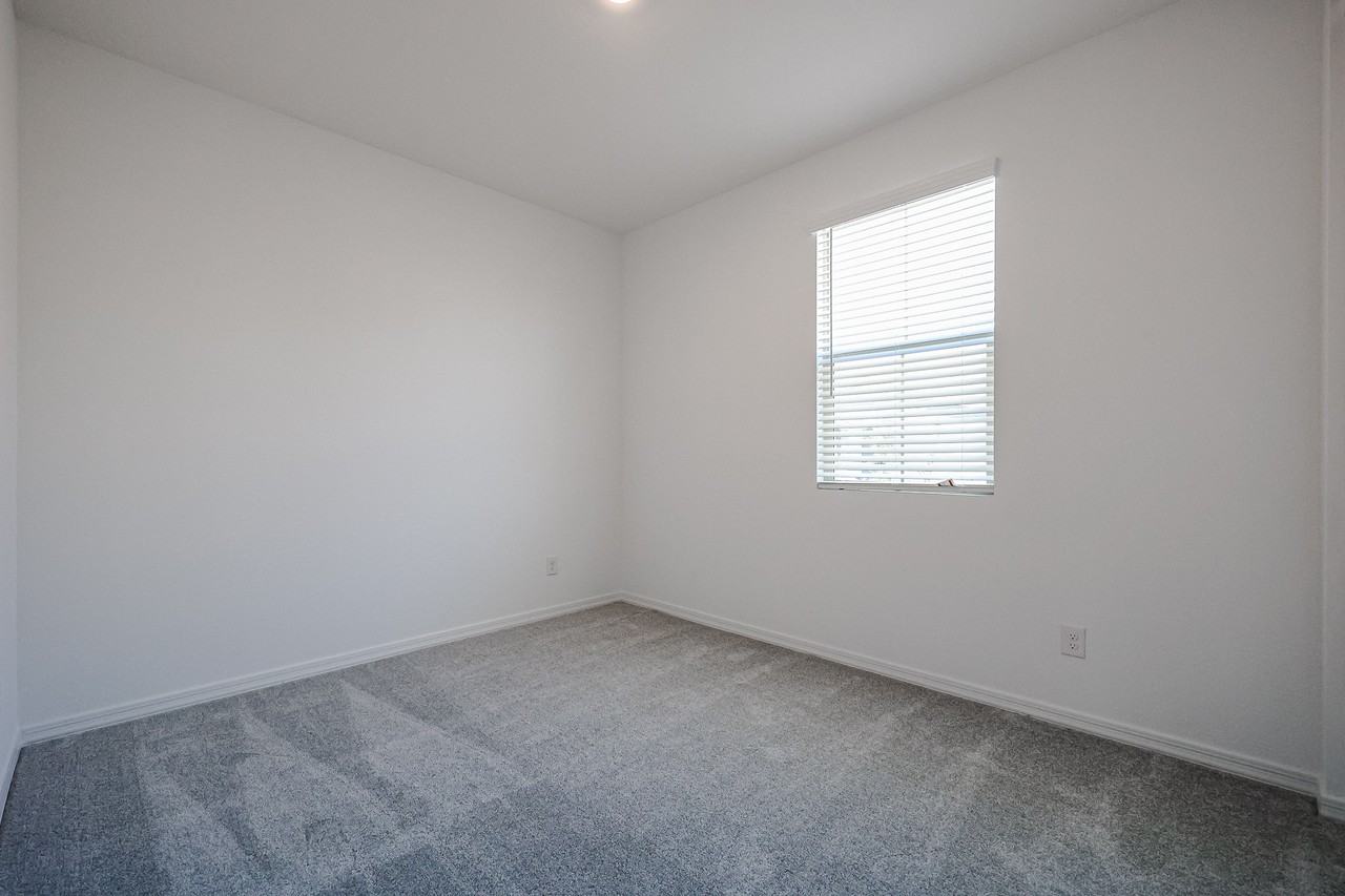 9429 E Spiral Ave - Photo 7 of 37