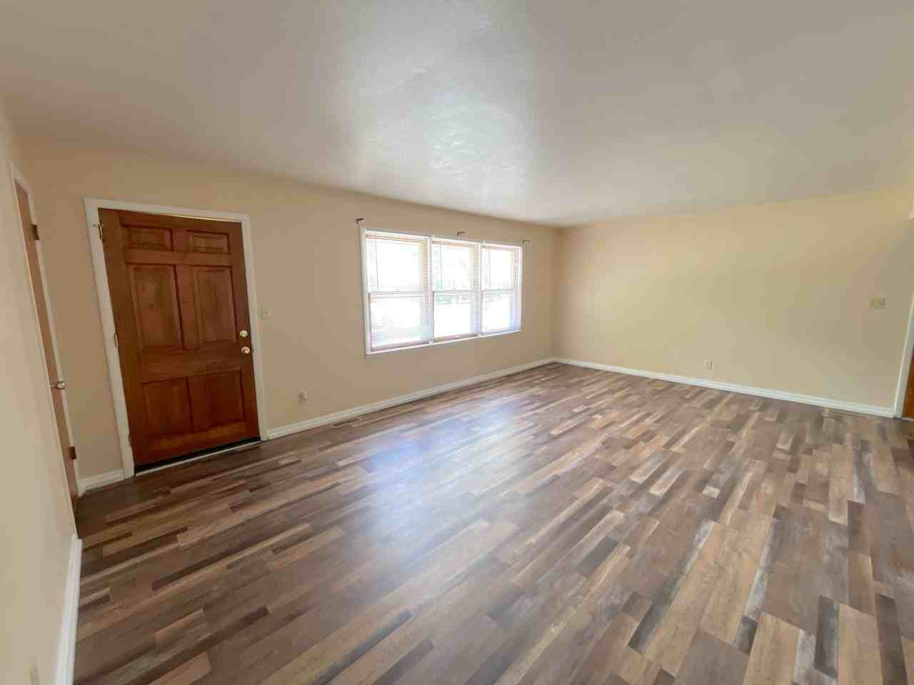 5607 Lone Star Ct - Photo 3 of 14