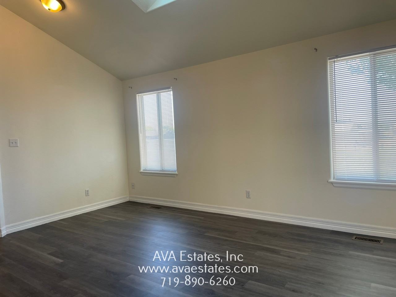 228-230 W Elbow Dr - Photo 3 of 21