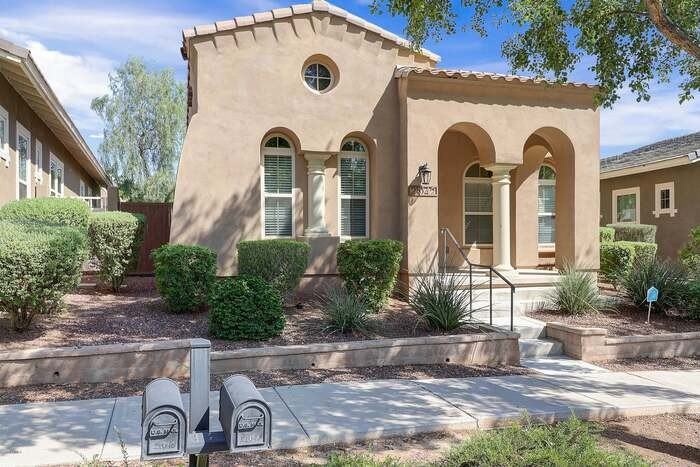 21042 W Court St - Photo 2 of 35