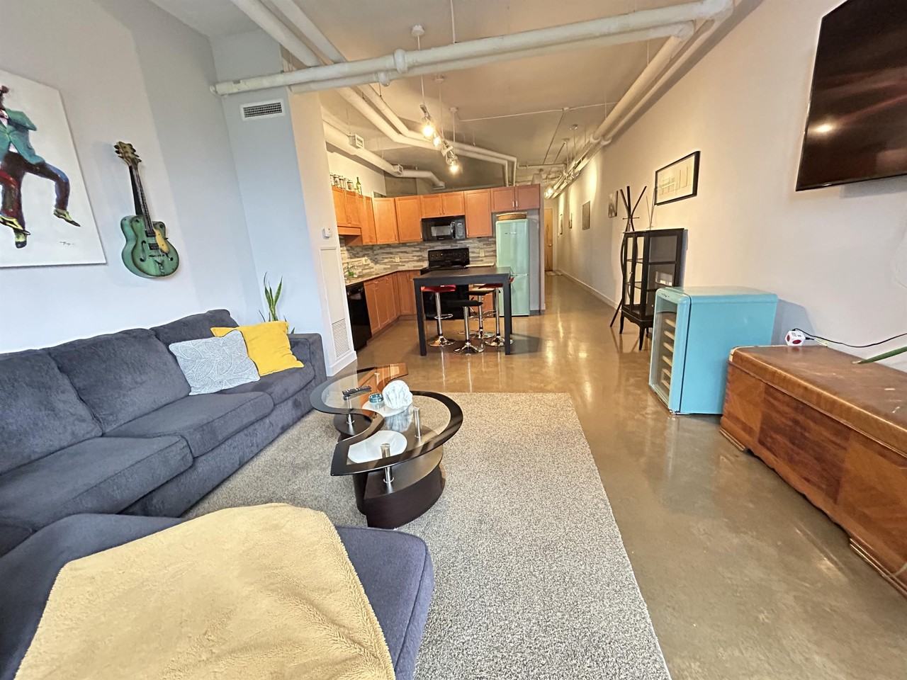 66 Bay St S #713 - Photo 2 of 10