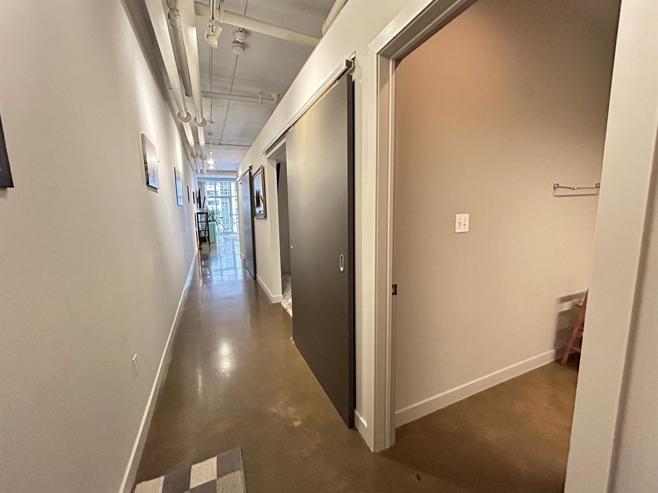 66 Bay St S #713 - Photo 5 of 10