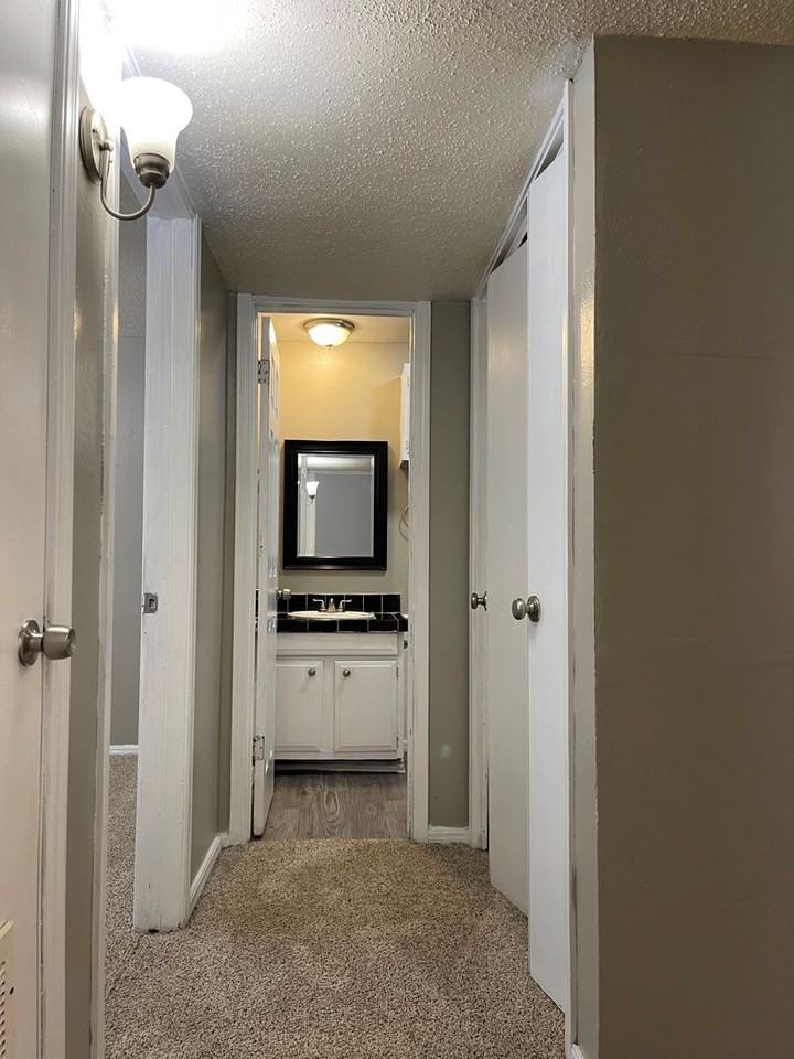 Kennedy Place Apartments - Photo 3 of 9