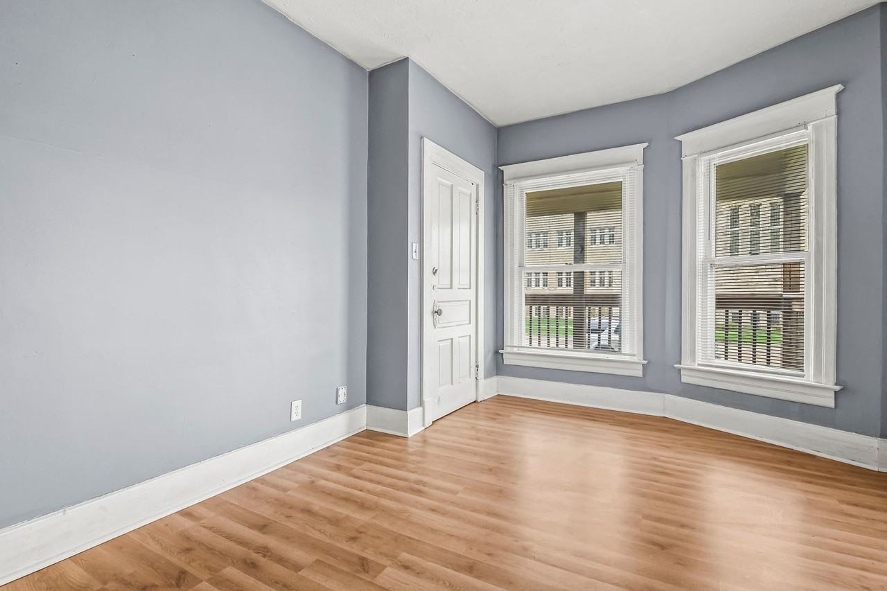 716 W. Edwards - Photo 2 of 50